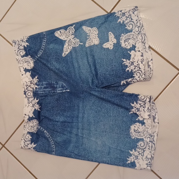 4/$60 New 3D Pull-on Shorts - Size 3XL (US18) - Picture 1 of 7